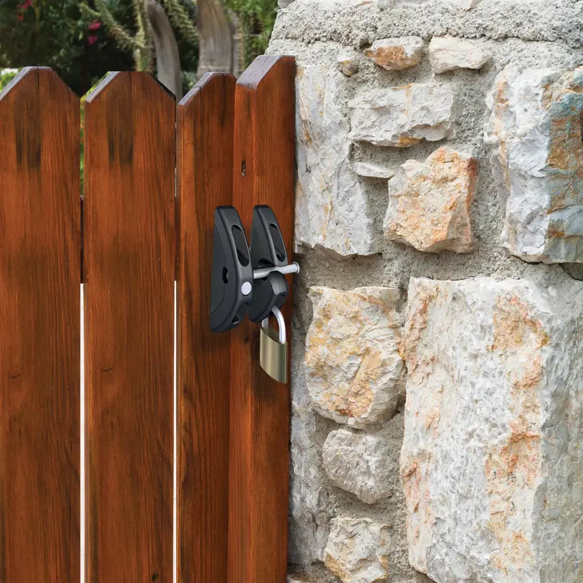 T-Latch_on_gate_1200x.webp